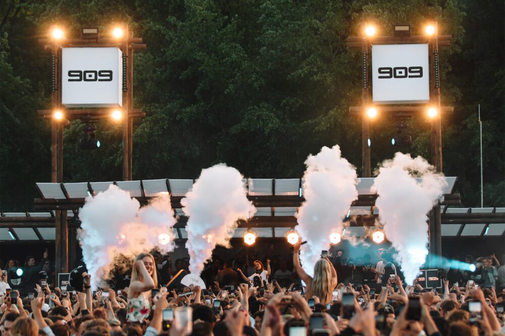 909-Festival's-15-year-celebration